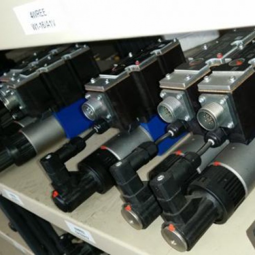 Válvulas proporcionales y placas electrónicas Bosch Rexroth